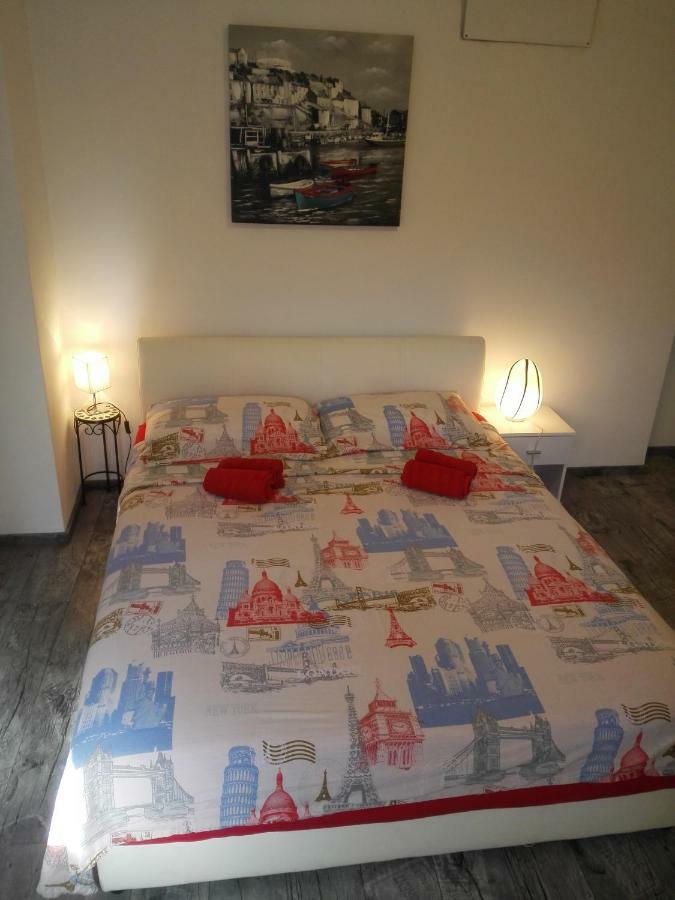 Apartment "M&M" Free Parking Solin Esterno foto